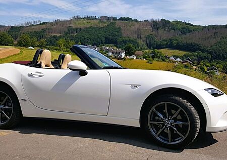Mazda MX-5 2.0 SKYACTIV-G 160 Sakura (Limited Edition)