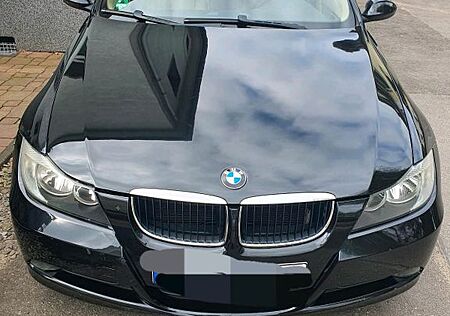 BMW 318i 2007 Bremsen neu TÜV 05/25