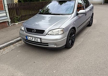 Opel Astra 1.6 Automatik -