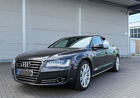 Audi A8 3.0 TDI clean diesel tiptronic quattro -