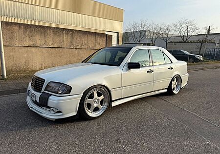 Mercedes-Benz C 180 W202 AMG OZ Racing Airride Tuning Show