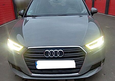 Audi A3 30 g-tron S tronic Sportback -