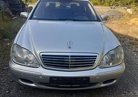 Mercedes-Benz S 500 -