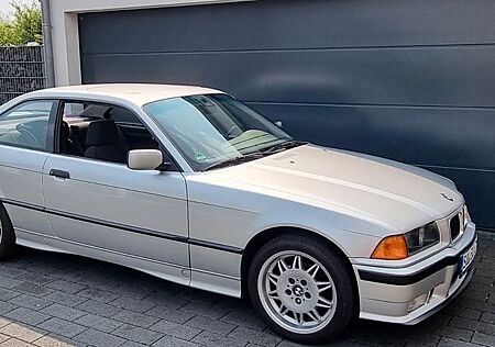 BMW 325i E36 Coupe