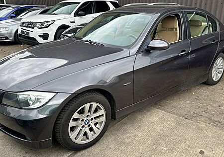 BMW 320i Lim. *AUTOMATIK*KLIMA*LEDER*PDC*NAVI*