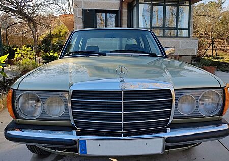 Mercedes-Benz 300 D DIESEL 88 PS