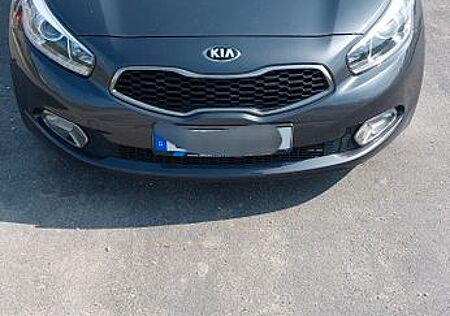 Kia Cee'd / Ceed 1.6 CRDi Dream Team Edition Dre...