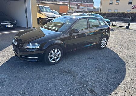 Audi A3 Sportback 2.0 TDI Ambiente quattro*NAVI*LEDER