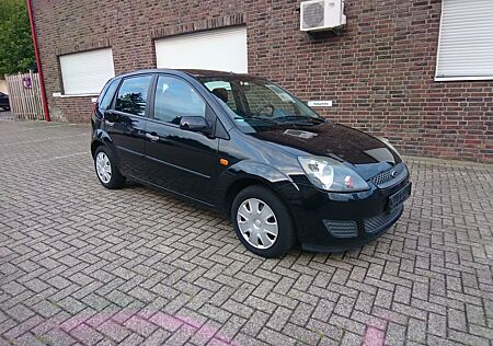 Ford Fiesta 1,3 Style 1. Hand ** 60 tkm ** 5 Türen