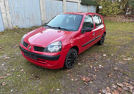 Renault Clio 1.2 mit frischem TÜV 10/2027