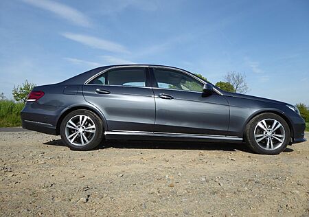 Mercedes-Benz E 200 AVANTGARDE
