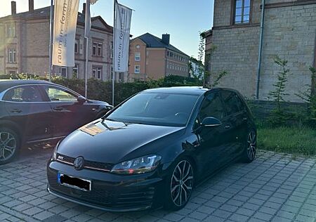VW Golf Volkswagen 2.0 TSI DSG GTI Performance | 1. Hand
