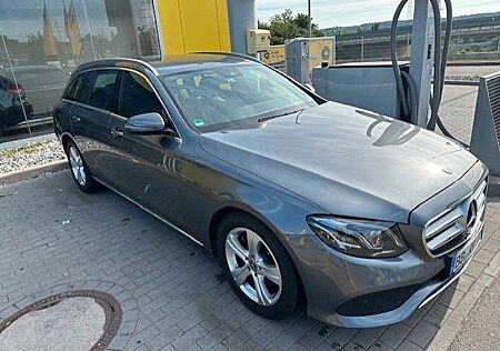 Mercedes-Benz E 220 d 4MATIC T Autom. -