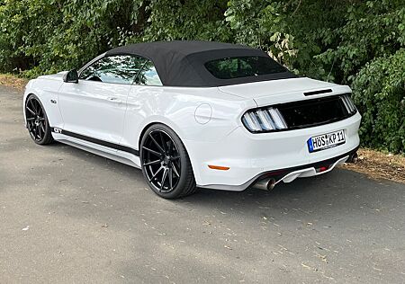 Ford Mustang GT 5.0 Cabrio - Top Zustand