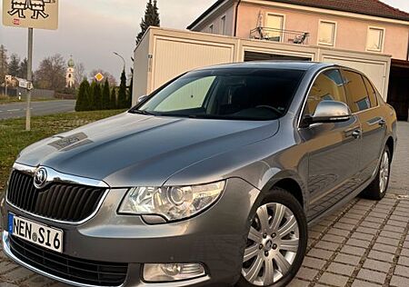 Skoda Superb 2.0 TDI 3T Limosine Scheckheftgepflegt