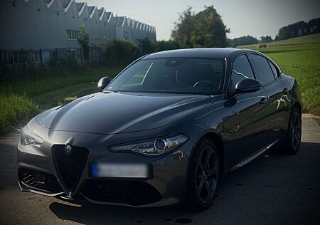Alfa Romeo Giulia Veloce 2.2 Diesel 16V 154 kW AT8 - Q4...