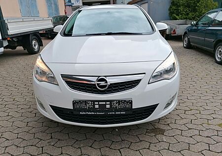 Opel Astra 2.0 CDTI / Automatik / TÜV 08-2026 / AHK