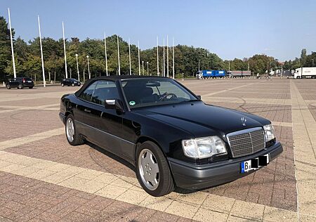 Mercedes-Benz 320 A124 Cabrio Super Zustand rostfrei