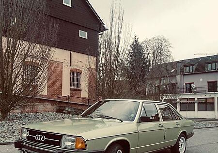 Audi 100 C2 Typ 43