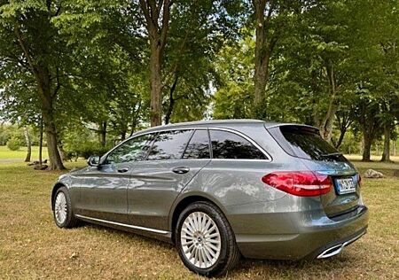 Mercedes-Benz C 220 d T Autom. -
