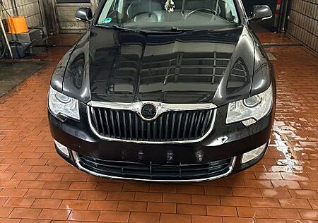 Skoda Superb 2.0 TDI DSG Elegance Combi Elegance
