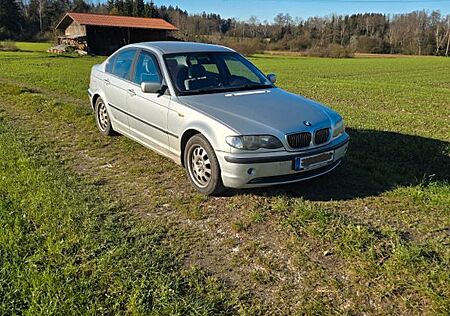 BMW 320i Facelift 8fach bereift