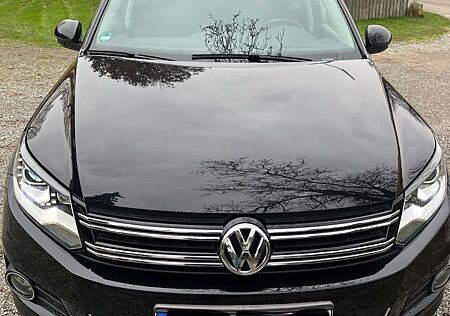 VW Tiguan Volkswagen 2.0 TDI DSG 4MOT BMot Tech Sport & St...