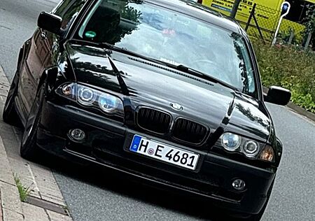BMW 320i -