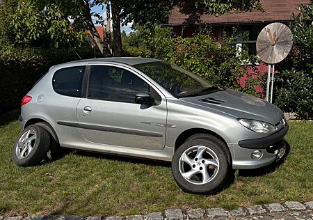 Peugeot 206 1.6 Quiksilver 109 PS
