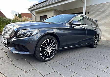 Mercedes-Benz C 220 Blue Tec EXCLUSIVE Burmester, HUD, Keyless