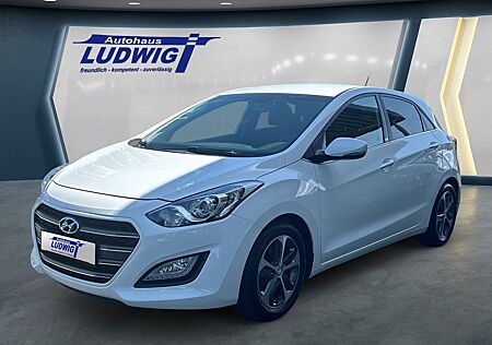 Hyundai i30 1.4 Passion *KLIMA*PARKP*SITZH*ALU