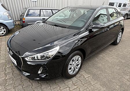 Hyundai i30 Select 1.4 16V **36tkm**HU/AU Neu