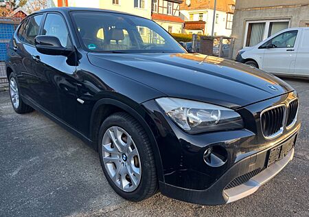 BMW X1 sDrive18i Automatik/Leder/Panorama