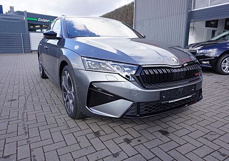 Skoda Octavia RS 2.0 TSI DSG 265PS Neuwertig 10km Pano