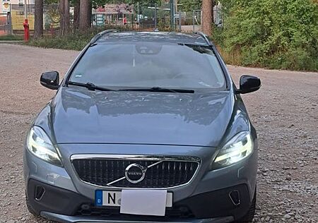 Volvo V40 CC V40 Cross Country D3 Geartronic Momentum Mom...