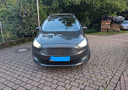 Ford Grand C-Max 2,0TDCi 110kW Titanium Titanium