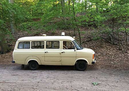 Ford Transit MK 2 Kastenwagen (Ex-Krankenwagen)