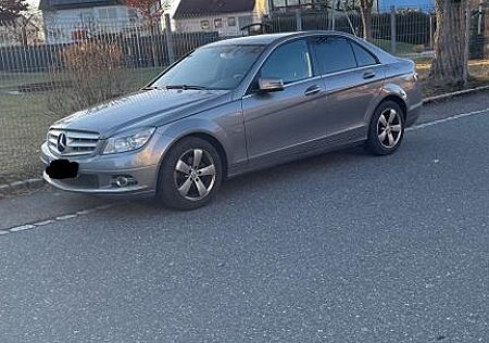 Mercedes-Benz C 180 CGI BlueEFFICIENCY -