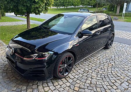 VW Golf Volkswagen 2.0 TSI DSG GTI Performance GTI Performance