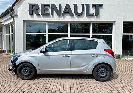 Hyundai i20 1.4*LED*Klima*PDC*Kamera*Multi*1-Hand*