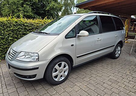 VW Sharan Volkswagen 2.0TDI (DPF) Highline Highline