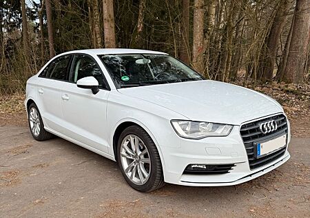 Audi A3 1.4 TFSI cod Ambition Limousine 8fach bereift