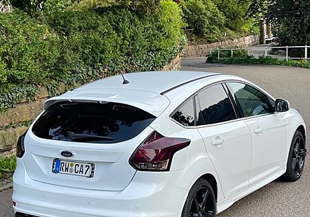 Ford Focus 1,6 EcoBoost 110kW SYNC Edition SYNC E...