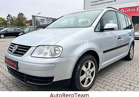 VW Touran Volkswagen Basis*SHZ*8Fach*6 Gang*Klima*