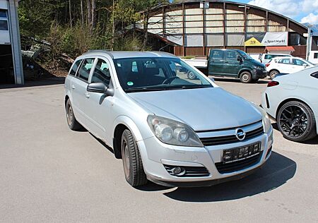 Opel Astra H Caravan Edition AHK 8-fach bereift