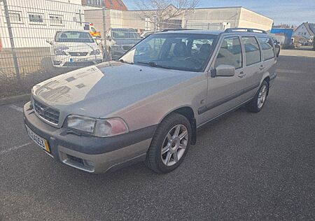 Volvo V70 XC Cross Country "orig. 206' km + TÜV neu"