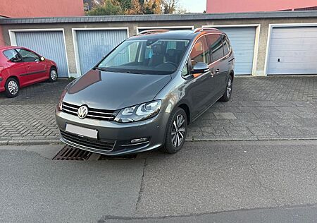 VW Sharan Volkswagen 2.0 TDI 130kW DSG fast Vollausstattung