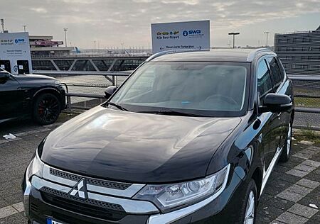 Mitsubishi Plug in Hybrid Outlander Plug-in Hybrid Outlander 2.4 MIVEC PLUG-IN H...