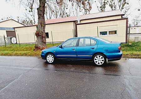 Nissan Primera 1,8 Klima