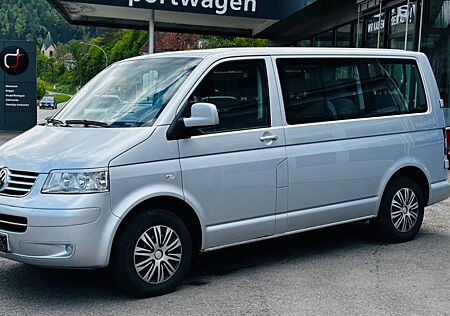 VW T5 Transporter Volkswagen Bus Caravelle 8- SITZER TÜV KLIMA